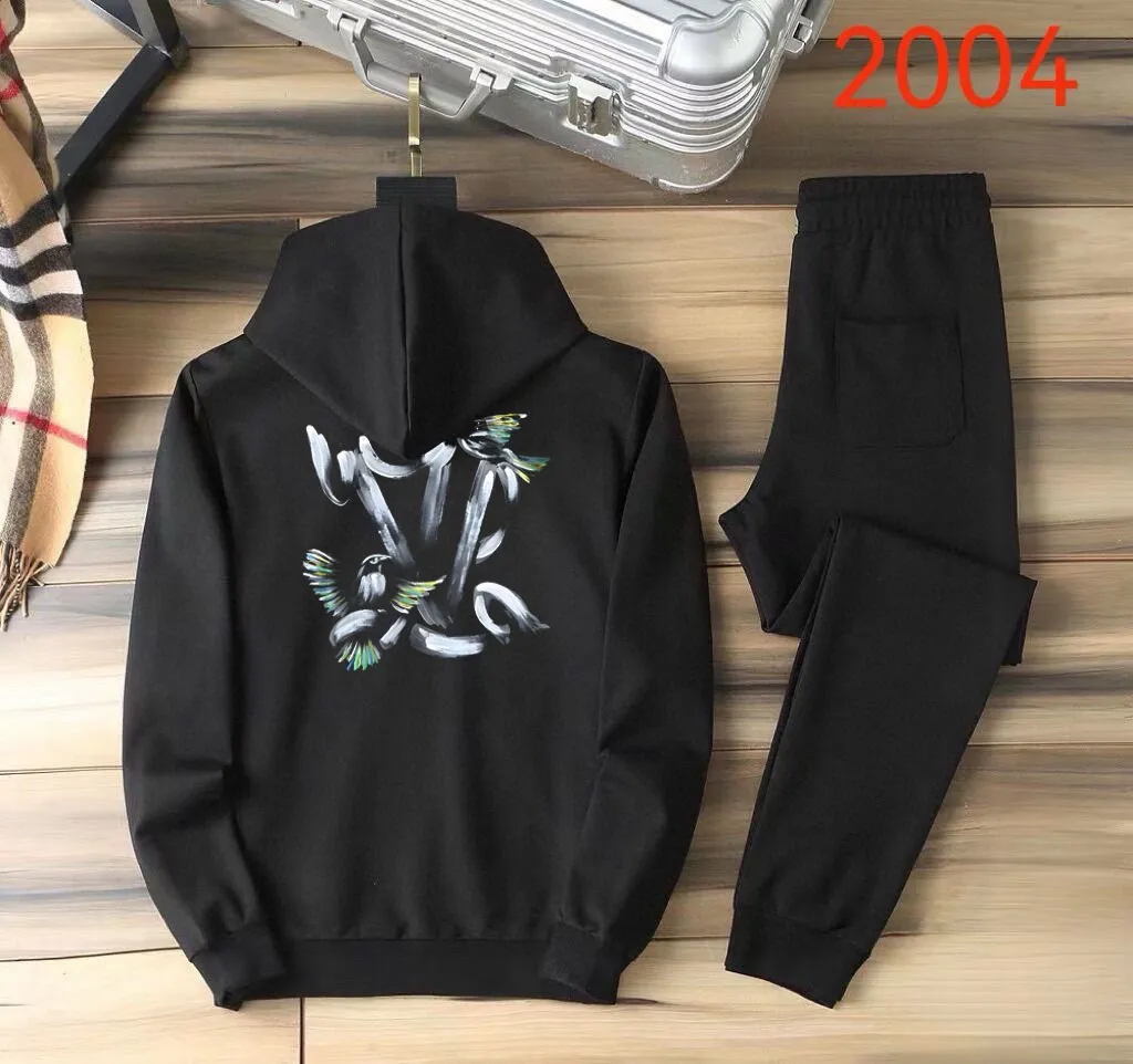 🅿️400 direct batch [LV Louis Vuitton] (Fat Man Gospel) hot-selling suit is coming. Focus on the original version of the official website. 2025 new hot-selling cardigan sweater suit. The original order is the best. 🇭🇰The meticulous work of top designers. Just for a fitting and perfect upper body effect. 100% natural high-quality Roman cotton, close-fitting comfort, noble and elegant! Original hardware embodies elegance and nobility! Counter size: M-5XL (maximum wear up to 220 pounds)